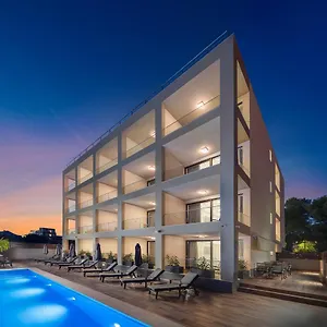 Ellure Luxury Split